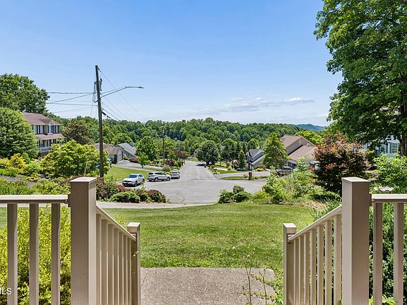 4th image of 408 Taryn Ct
