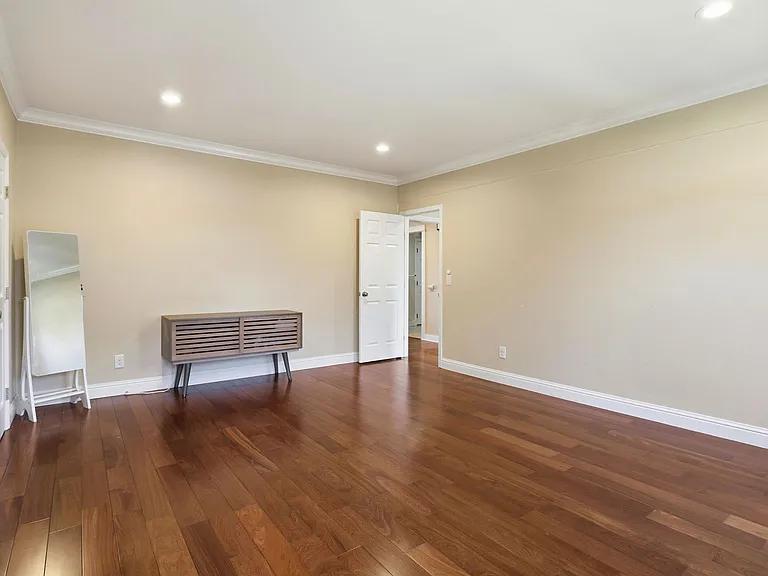 599 Borregas Ave — Photo 22