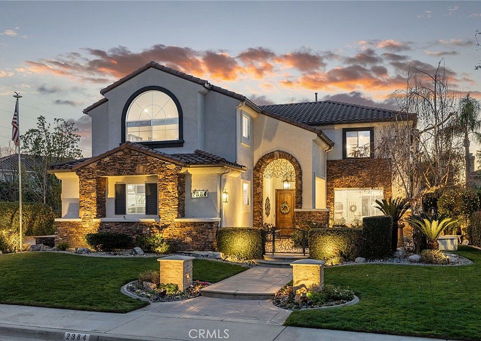 1st image of 2384 Canyon Crest Dr