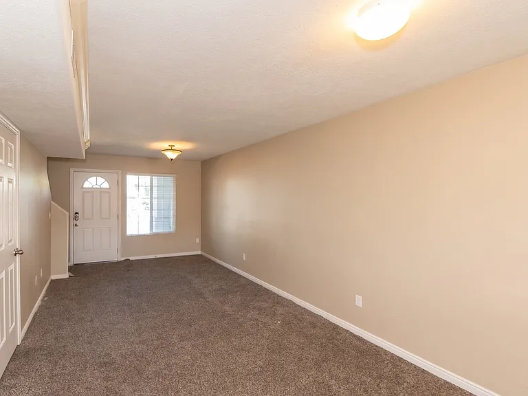 475 N Redwood Rd #56 — Photo 4