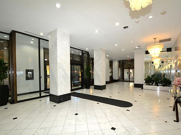 5th image of 400 Madison St APT 307
