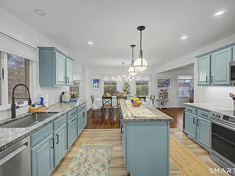 14 Shore Rd — Photo 10