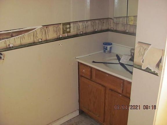 3rd image of 60 River St