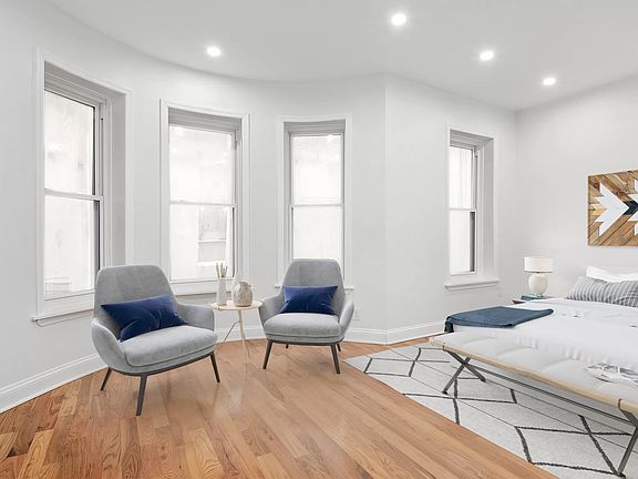 4th image of 563 Ashford St
