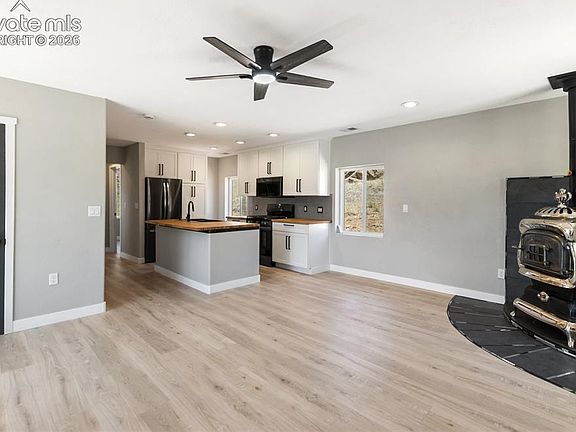 4th image of 61 Garnet Ln