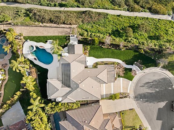 4th image of 5704 Lyon Ct
