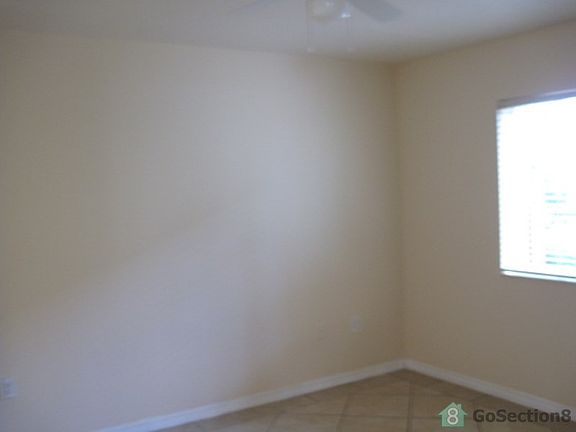 4th image of 1270 SE 28th Ct Unit 106