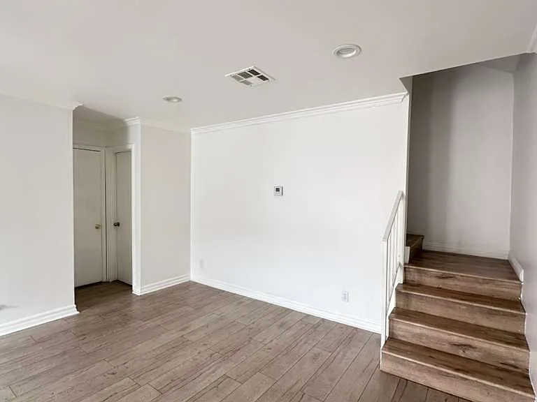 121 Sinclair Ave #233 — Photo 9