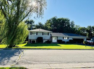 1050 Mobile St, Lake Geneva, WI 53147