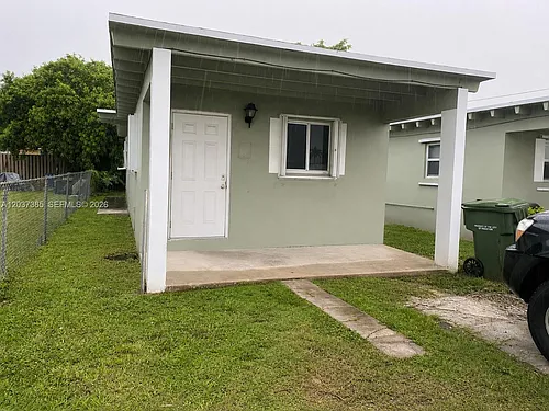 614 SW 10th Ave #2 Photo 1