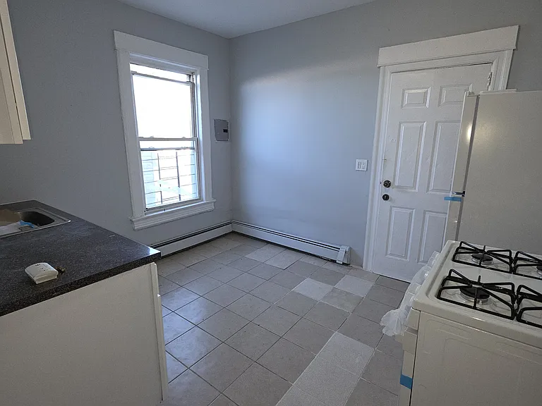 105 Maple St #3WS — Photo 3