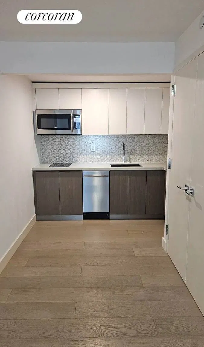 2128 Ocean Ave — Photo 2