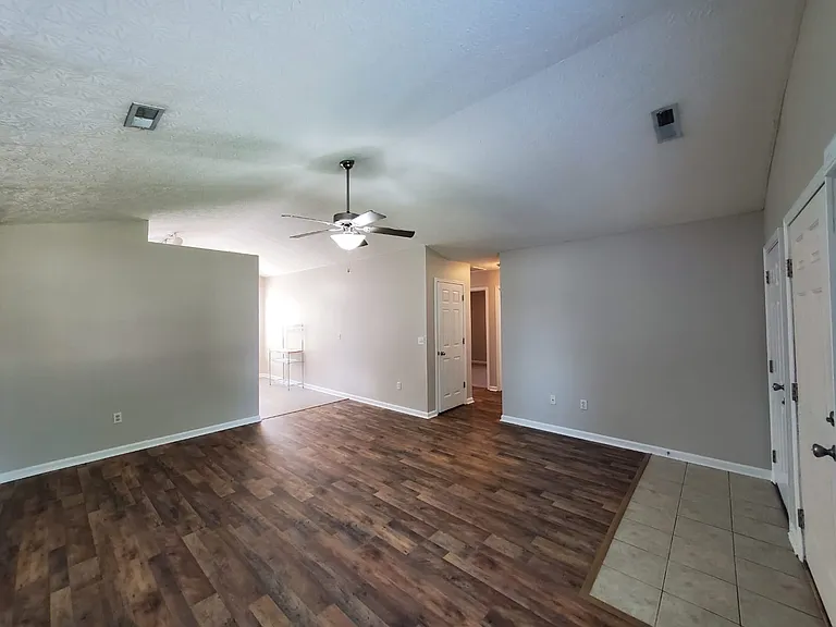 204 Lucille Dr — Photo 15