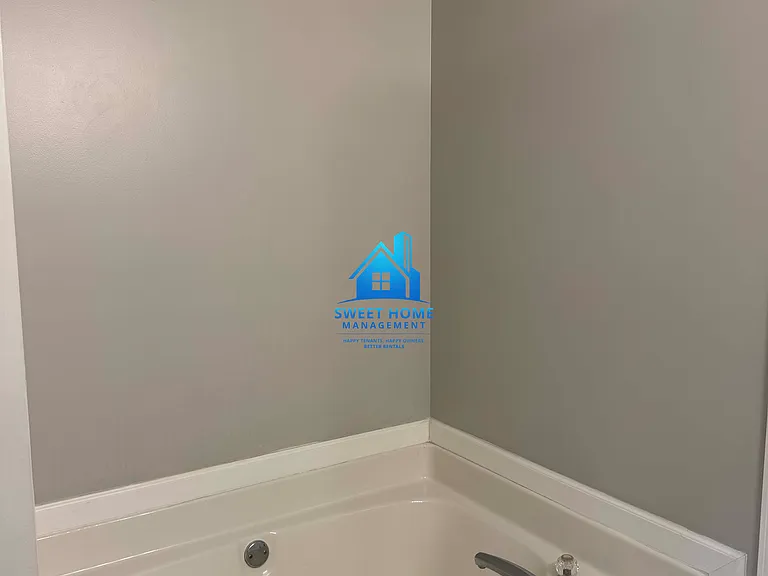 3588 Woodland Dr — Photo 3