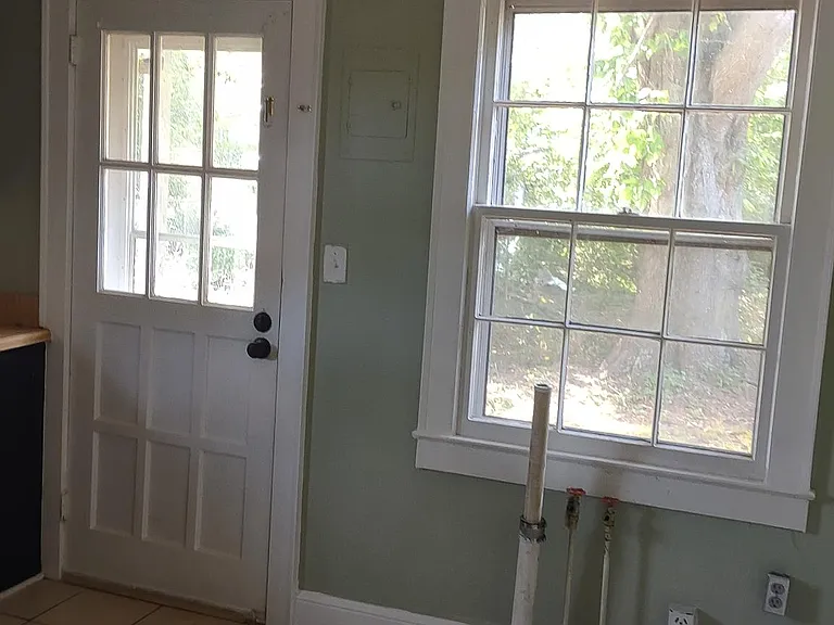 816 Walnut St — Photo 8