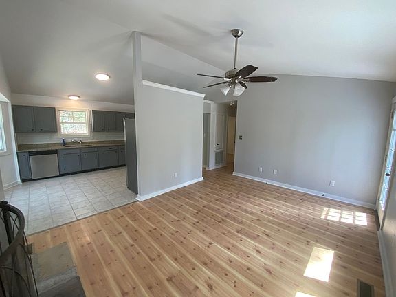 3rd image of 5225 New Oak St