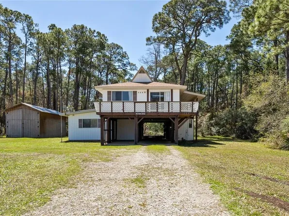 125 Bienville Blvd, Dauphin Island, AL 36528