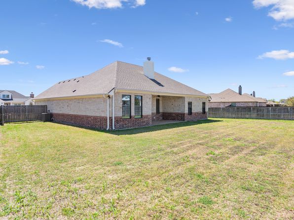 10452 Fallen Leaf Dr, Waco, TX 76712