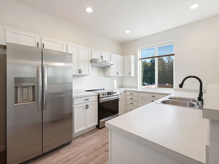1061 Ebbets Dr SW — Photo 15