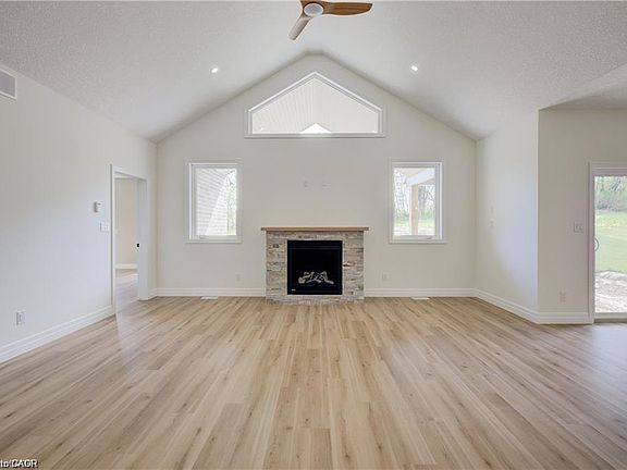 5th image of 69 Avery Pl