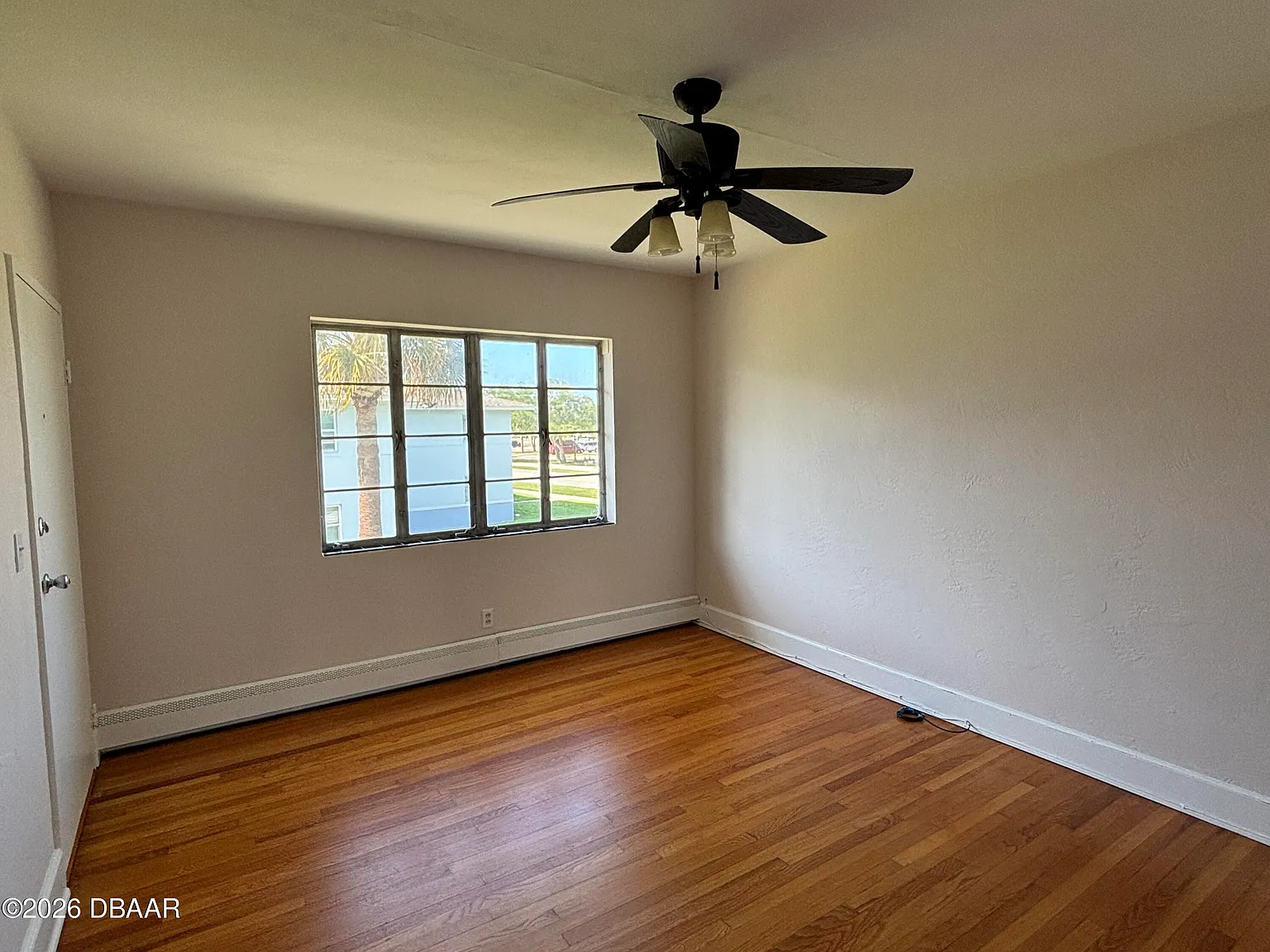 2 bed, 1.0 bath, 750 sqft, $1,300 — Photo 3