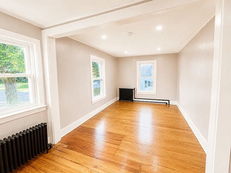 92 Bridge St #2 — Photo 3
