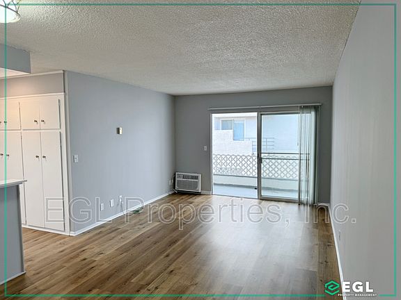 2nd image of 7235 Hollywood Blvd #W309
