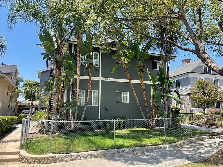 525 N Raymond Ave — Photo 1