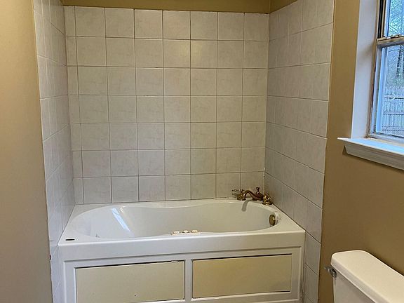 3rd image of 3708 Gray Oaks Dr