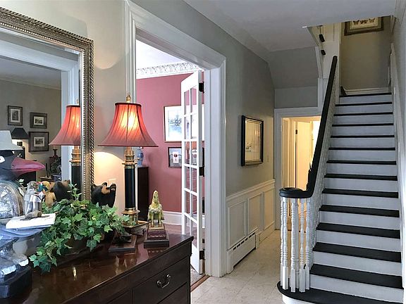 3rd image of 729 Busseron St