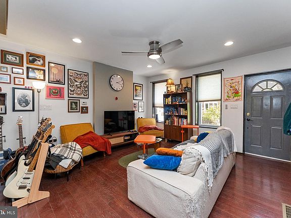 3rd image of 2658 Tulip St