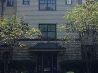 8202 Mount Air Pl, Columbus, OH 43235