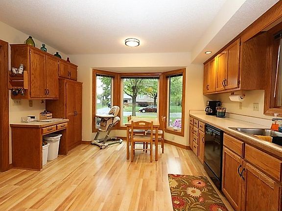 5th image of 146 Ulmer Dr