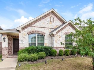 517 Wounded Knee Dr, Crossroads, TX 76227