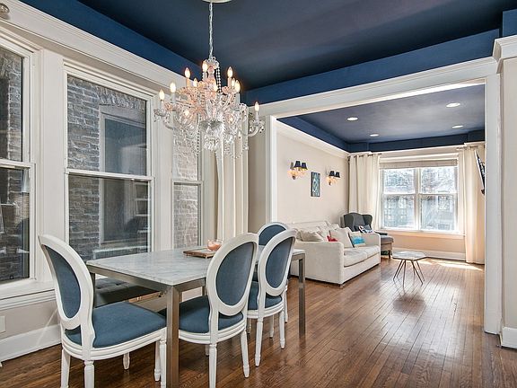 3rd image of 828 W Buckingham Pl #1