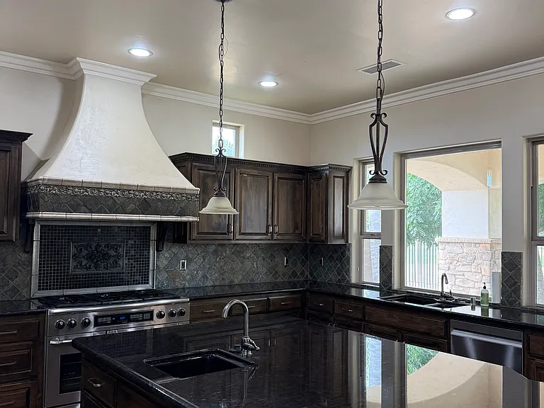 10370 Keystone Dr — Photo 3