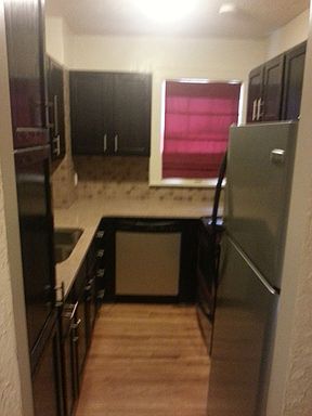 3rd image of 904 S 17th St APT A3