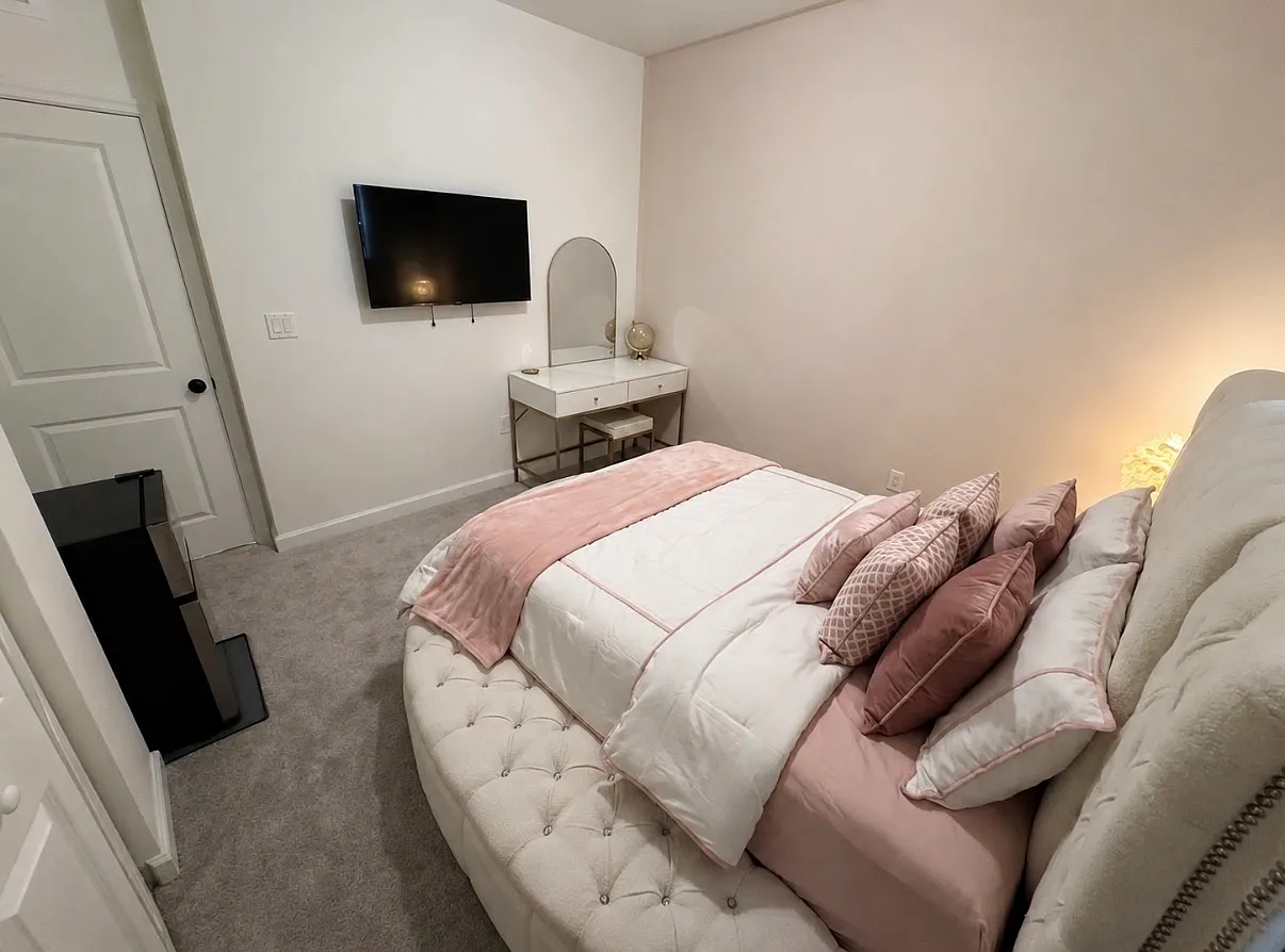 3 bed, 1649 sqft, $2,700 — Photo 1
