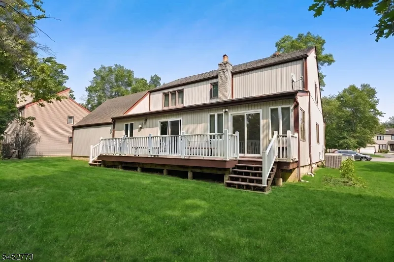 4 Arbor Ct