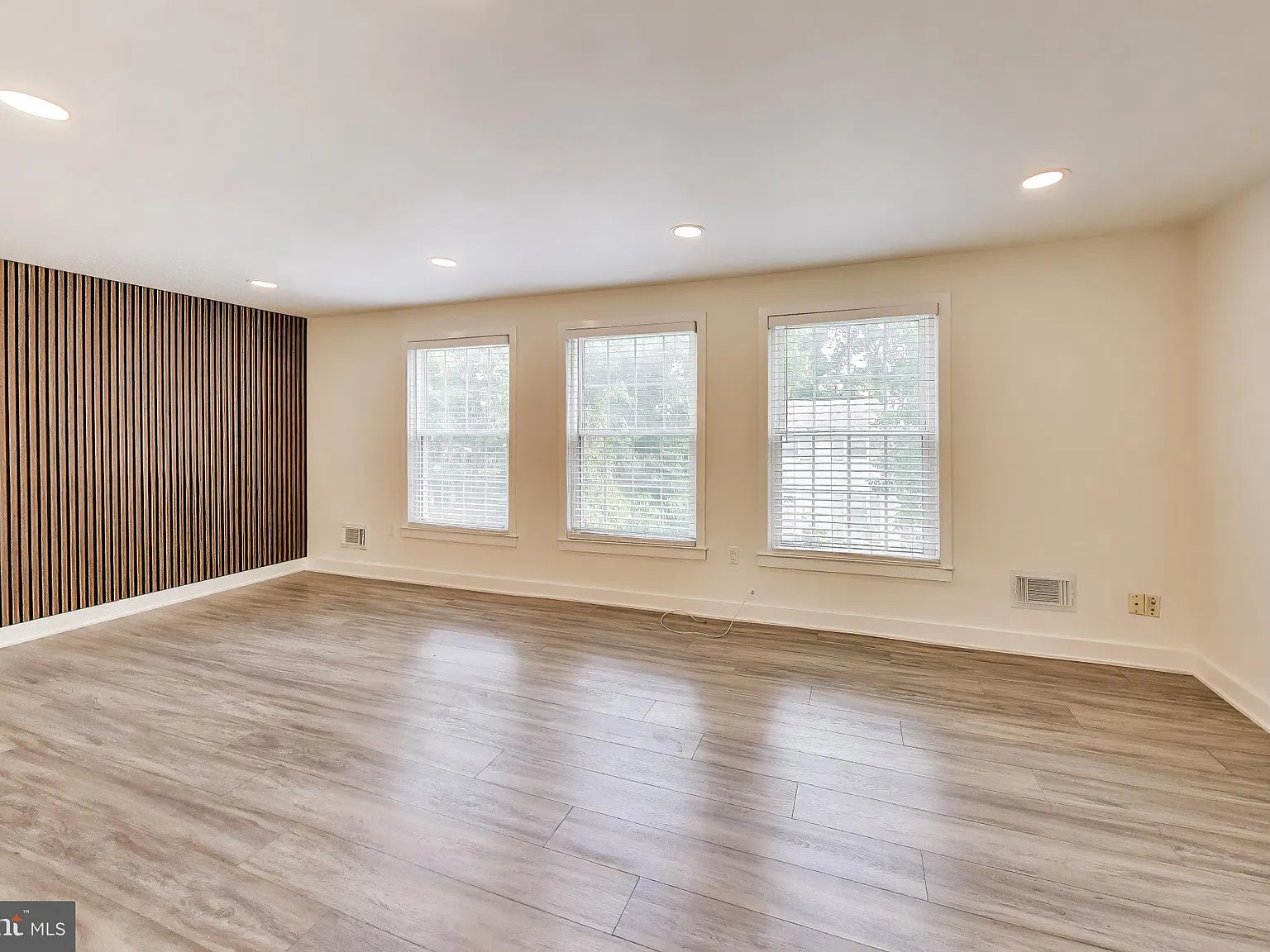 4 bed, 3.0 bath, 1969 sqft, $2,850 — Photo 4