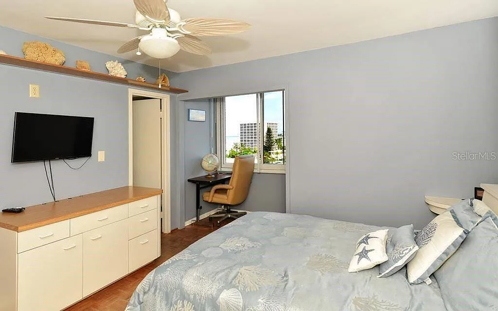 2 bed, 2.0 bath, 1105 sqft, $9,500 — Photo 4