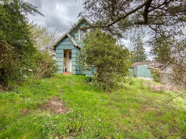 440 3rd Ct, Coos Bay, OR 97420