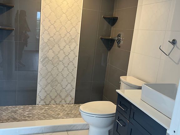 2nd image of 2350 W 1st St APT 306