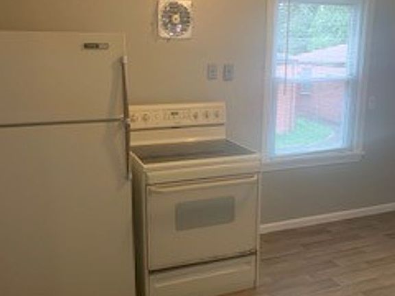 2nd image of 64 Willow Dr #2