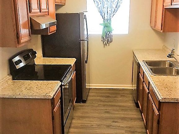 5th image of 2914 Richview Park Cir N
