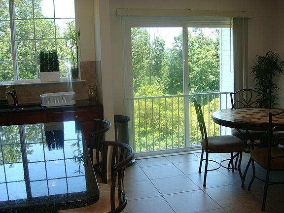 Kitchen and Breakfast Area