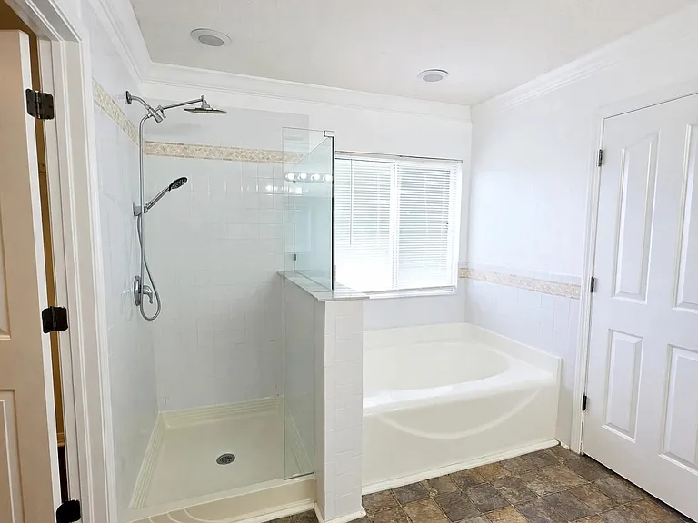 2472 Brownwood Dr — Photo 8