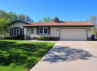S68W13532 Hale Park Cir, Muskego, WI 53150