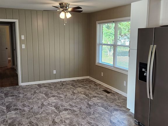 3rd image of 1311 Mercury Blvd