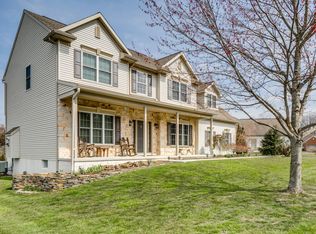 33 Fieldcrest Dr, Palmyra, PA 17078